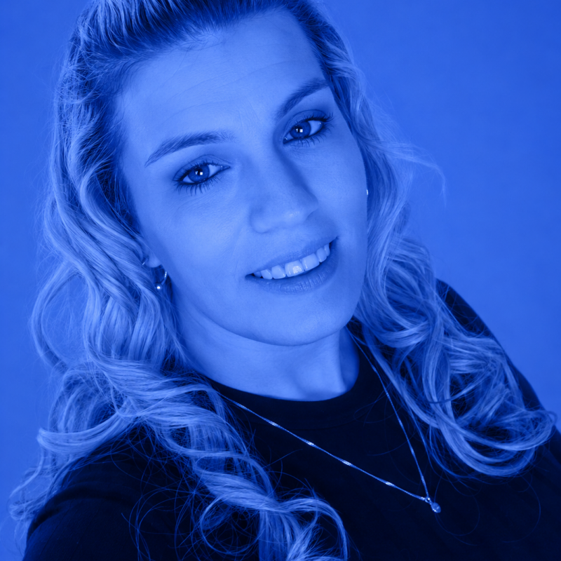 Vicki_26 Vicki Conveyancer